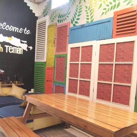 Rumah Teman Hostel Семаранг Экстерьер фото