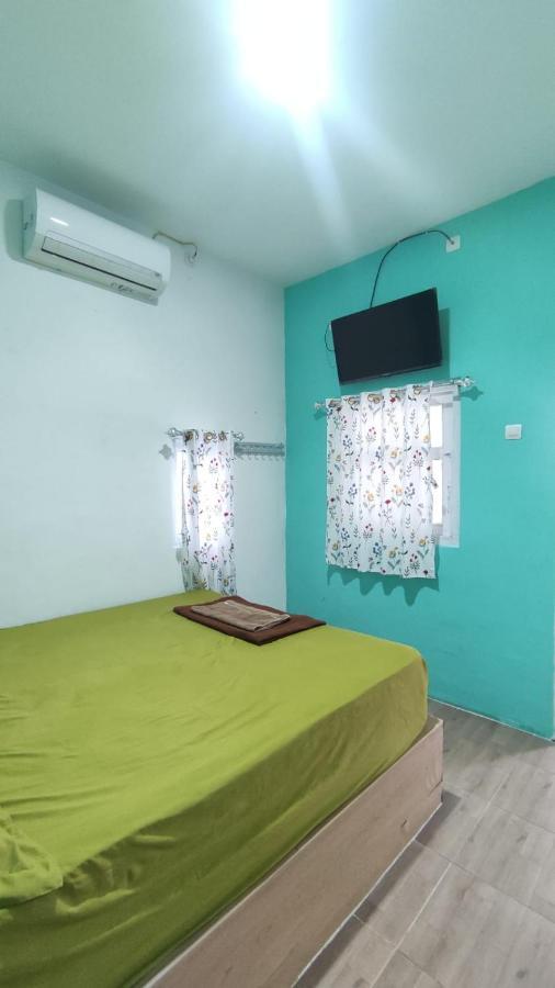 Rumah Teman Hostel Семаранг Экстерьер фото